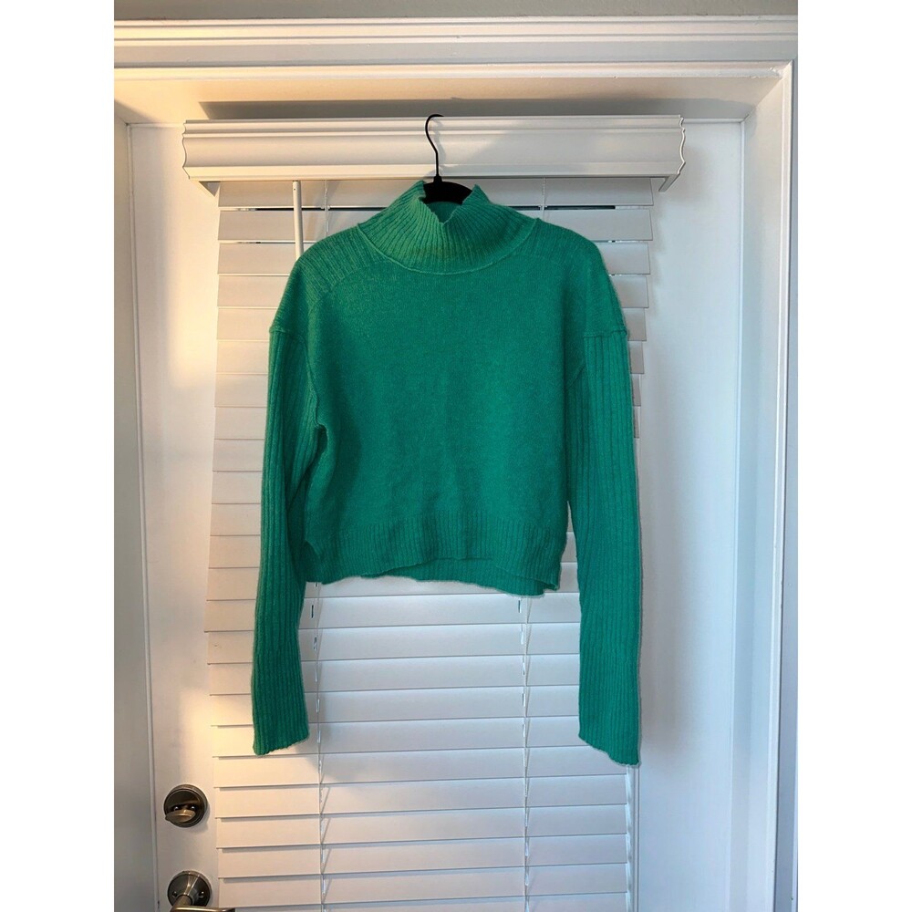 Free people green turtleneck sweater